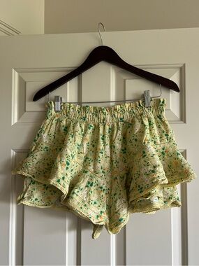 floral shorts